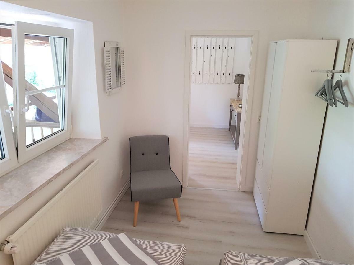 Grosse, Helle Ferienwohnung Mit 2 Balkonen Auf Dem Bauernhof In Der Lueneburger Heide Oetzen Екстериор снимка