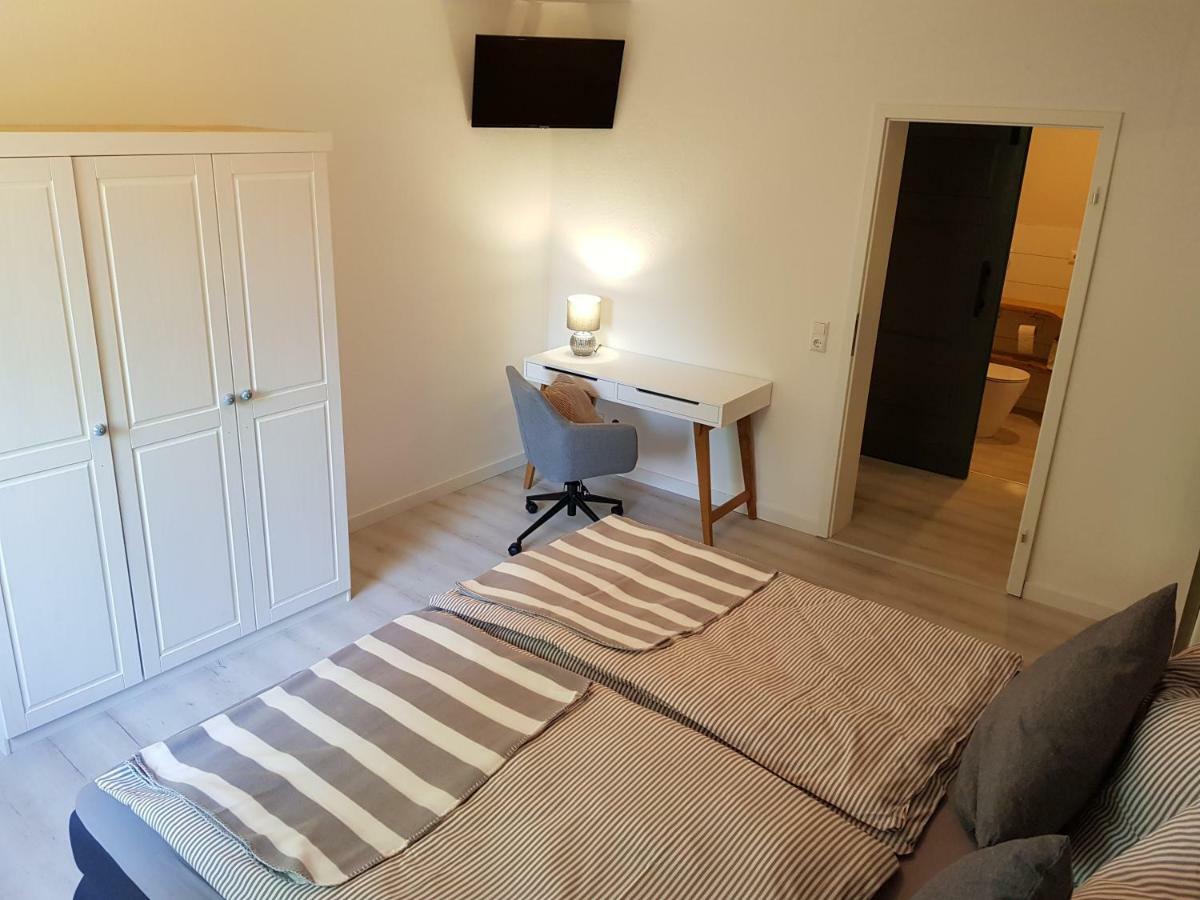 Grosse, Helle Ferienwohnung Mit 2 Balkonen Auf Dem Bauernhof In Der Lueneburger Heide Oetzen Екстериор снимка
